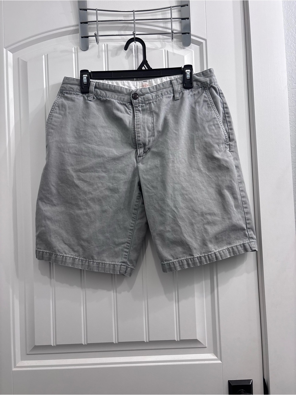 Dockers Men's Flat Front Shorts in Light Gray